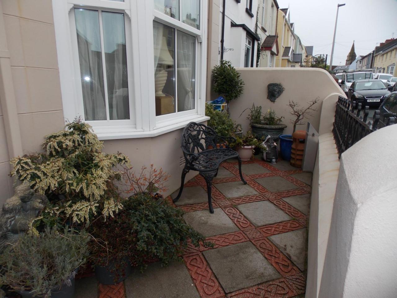 Ivy Bank Guest House Tenby Exterior photo