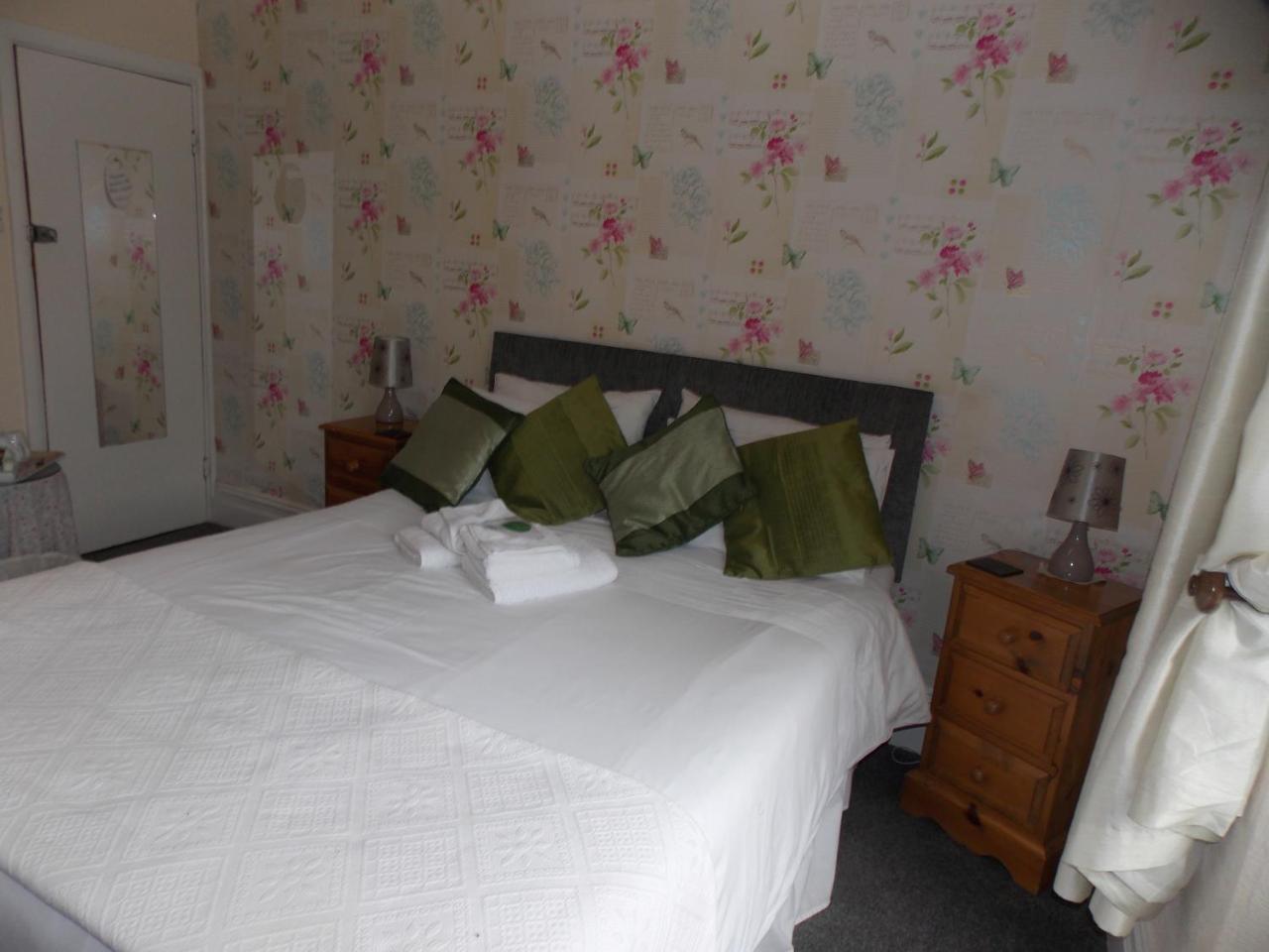 Ivy Bank Guest House Tenby Exterior photo