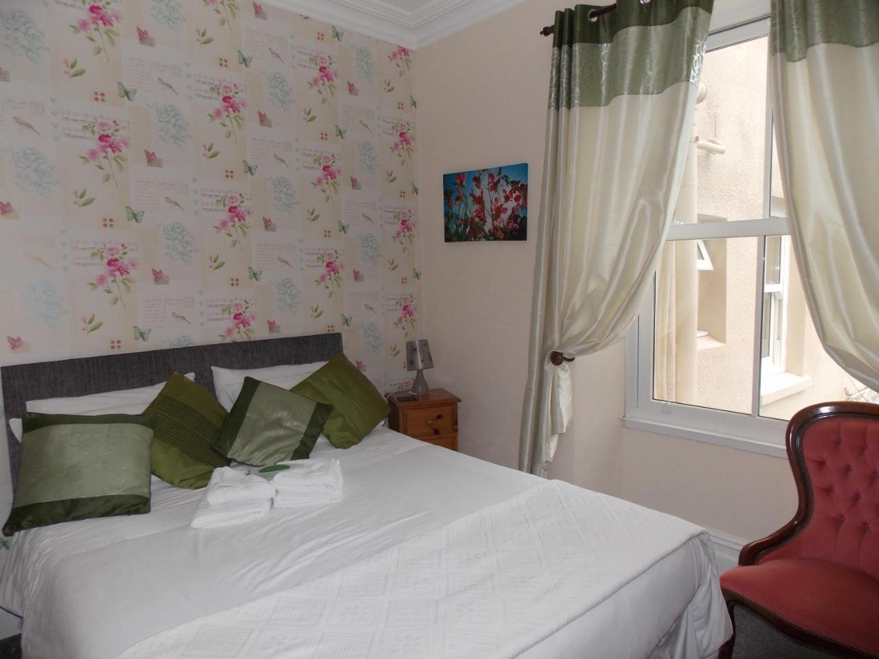 Ivy Bank Guest House Tenby Exterior photo